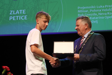 ZLATE PETICE 77 FOTO LJUBO VUKELIČ